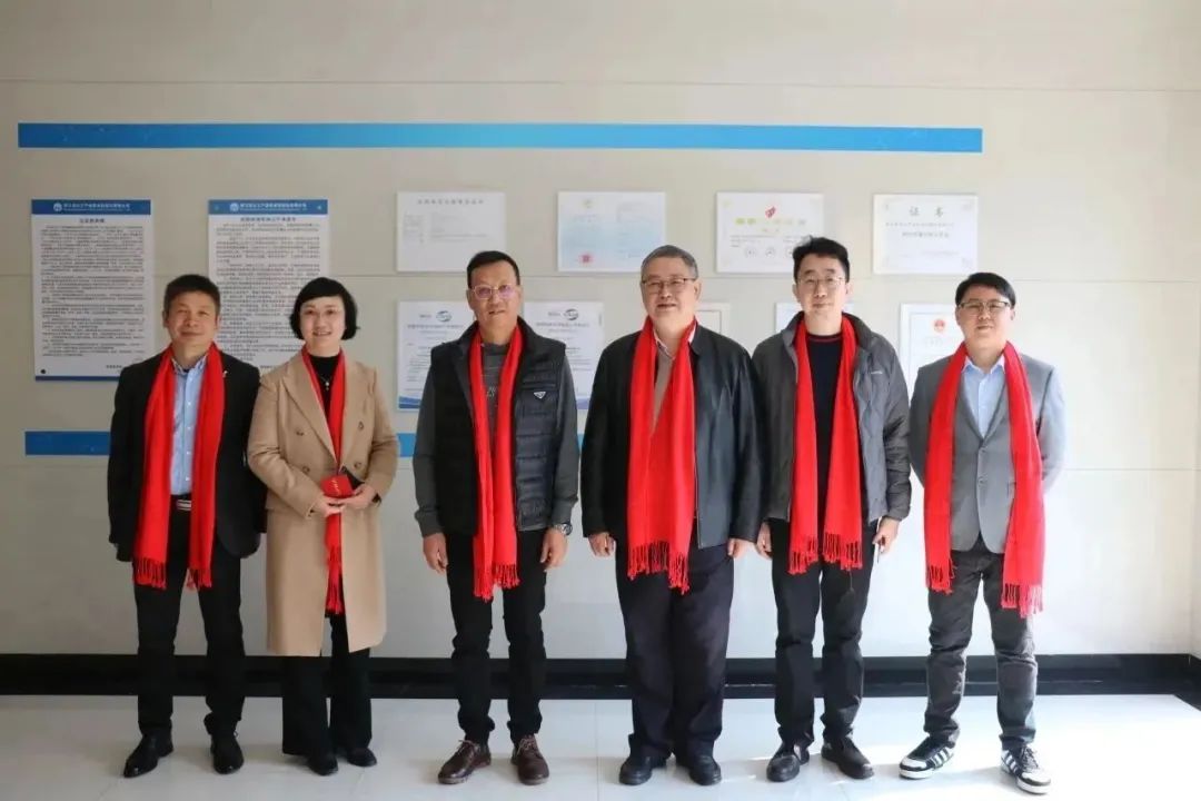 新聞簡(jiǎn)訊丨龍馬精神年，共踏新征程